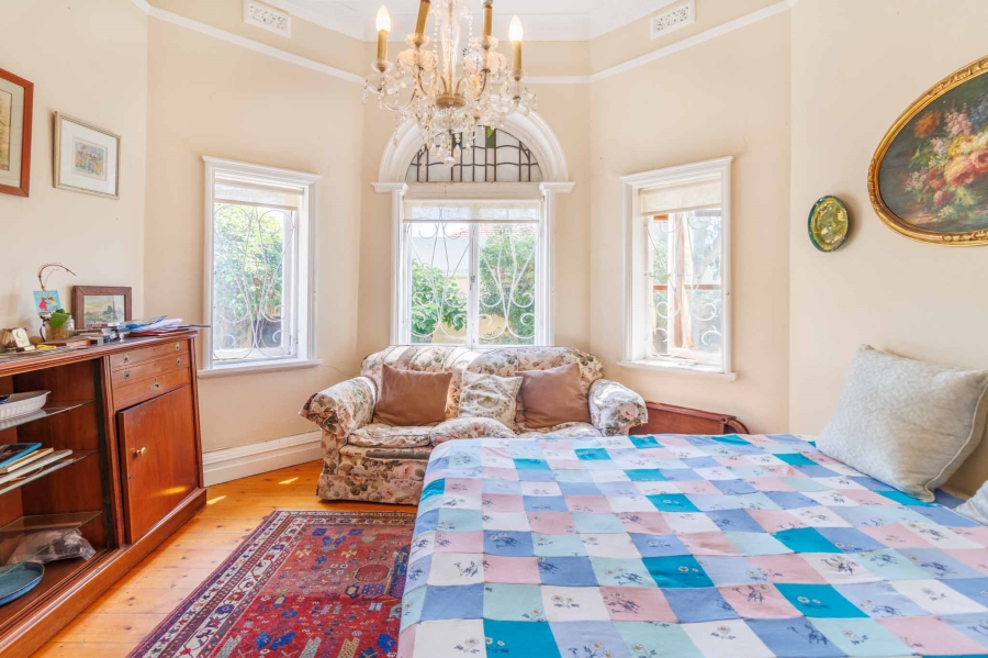 6 Bedroom Property for Sale in Fresnaye Western Cape